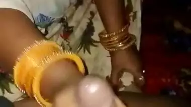 Bihari Bhabhi giving blowjob to hubby