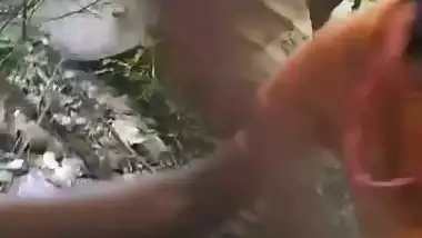 Hindi bf of desi lady fucking on a farm with a guy