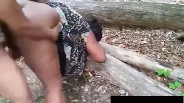 Big Booty Tamil Aunty Enjoys Quick Outdoor Sex