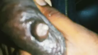 India Mengandung Tetek Bersusu