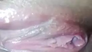 Desi cheats on husband with online XXX viewers opening sex hole for them