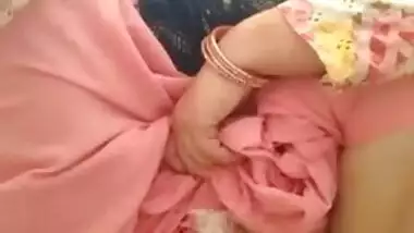 Kinky Desi chick pees in front of the camera for fetish XXX lovers