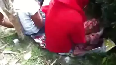Couple Romance In Park - Movies. video3porn3