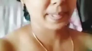 Cheater bhabhi making video for lover