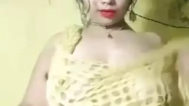 Giant Indian Big Boobs Aunty With Shawl