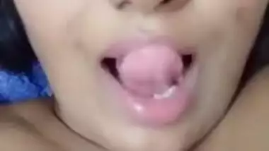 Naked Desi bombshell gently massages her XXX vagina in the bedroom