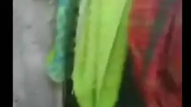 Desi Aunty Bathing Capture