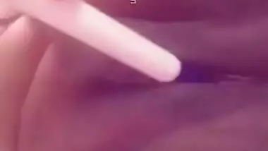 Plump Desi girl with sultry XXX eyes masturbates her muff with a pen