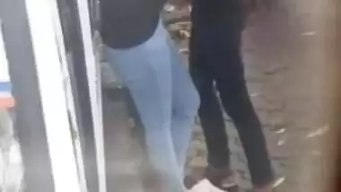 Roadside romance of desi lovers after lockdown