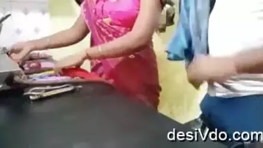 Kaamwali Bhabhi in Kitchen Fucked by Owner Hard