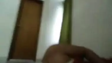 Desi aunty showing her lovely ass cheeks while...