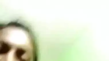 Cute Bengali YouTuber nude boobs and pussy expose