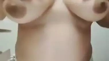 Sexy Girl Showing Her Big Boobs