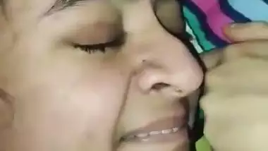 A big dick in a tight pussy and shooting of a chudai MMS