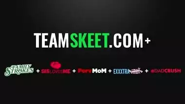 Daughter Swap - Perfect Assed Ebony Girlfriends Swap And Fuck Their Muscular Stepdads On The Couch