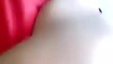 Desi girl hooks up with XXX lover in close-up MMMS video at home