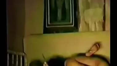 Mature Mumbai wife gets fucked hardcore by college lover