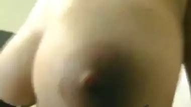 Bollywood actress Sunny Leone squeezes her juicy boobs