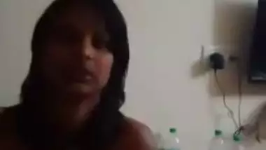 Desi wife caught use head phone listing conversation
