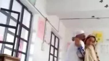 School Peon Fuck Teacher Bhabi in Classroom