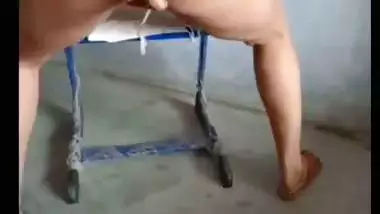 Desi Girl Cam Show Veggie in Ass