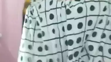 Newly married desi nude lady shows her milky boobs