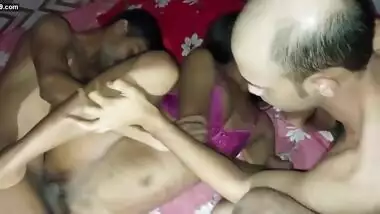 Hot skinny babes do threesome ffm with Sucking bengali Sex