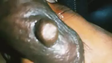 India Mengandung Tetek Bersusu