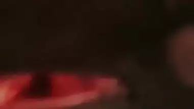 Horny Patna lady stretches her pussy in desi MMS porn