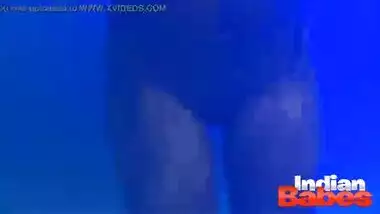 Bengali Babe Karishma Showing Curvy Figure