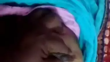 Milking Indian aunty while fucking
