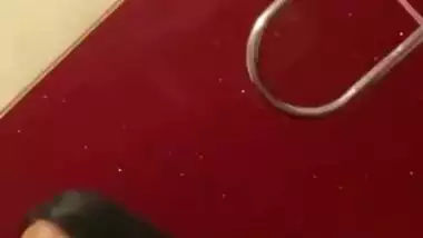 Chubby girl gives an outdoor blowjob in a cinema theatre