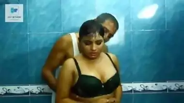 Beautiful Desi Bhabhi Romance with Plumber