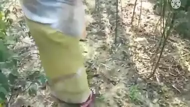 Gao Ki Desi Bhabi Ko Khet Me Mota Kala Lund Chusvaya