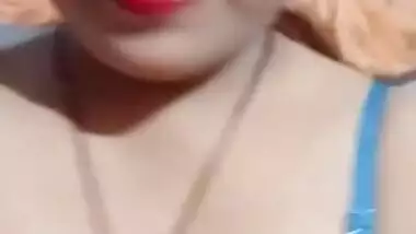 Sexy horny Bhabhi nude selfie video